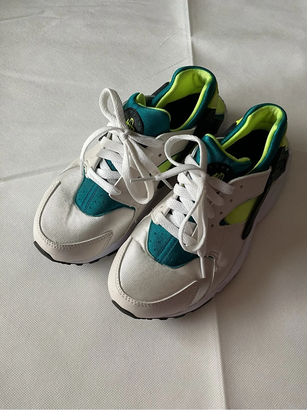 Nike Hurache Sneakers off white with Teal & Neon & Black Accents